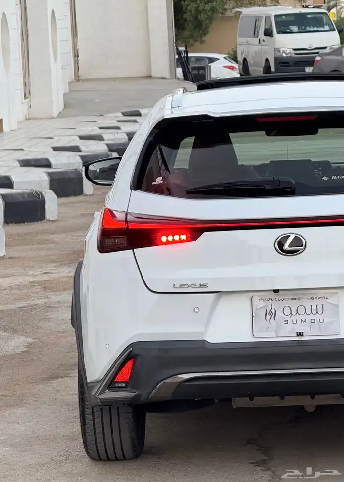 لكزس UX200 Fsport موديل 2021 11