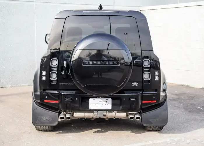 ديفيندر V8 أسود 2023   ممشى قليل وسعر ممتاز 3