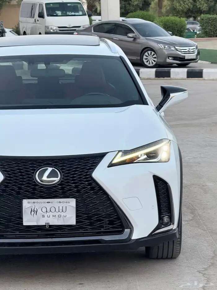 لكزس UX200 Fsport موديل 2021 6