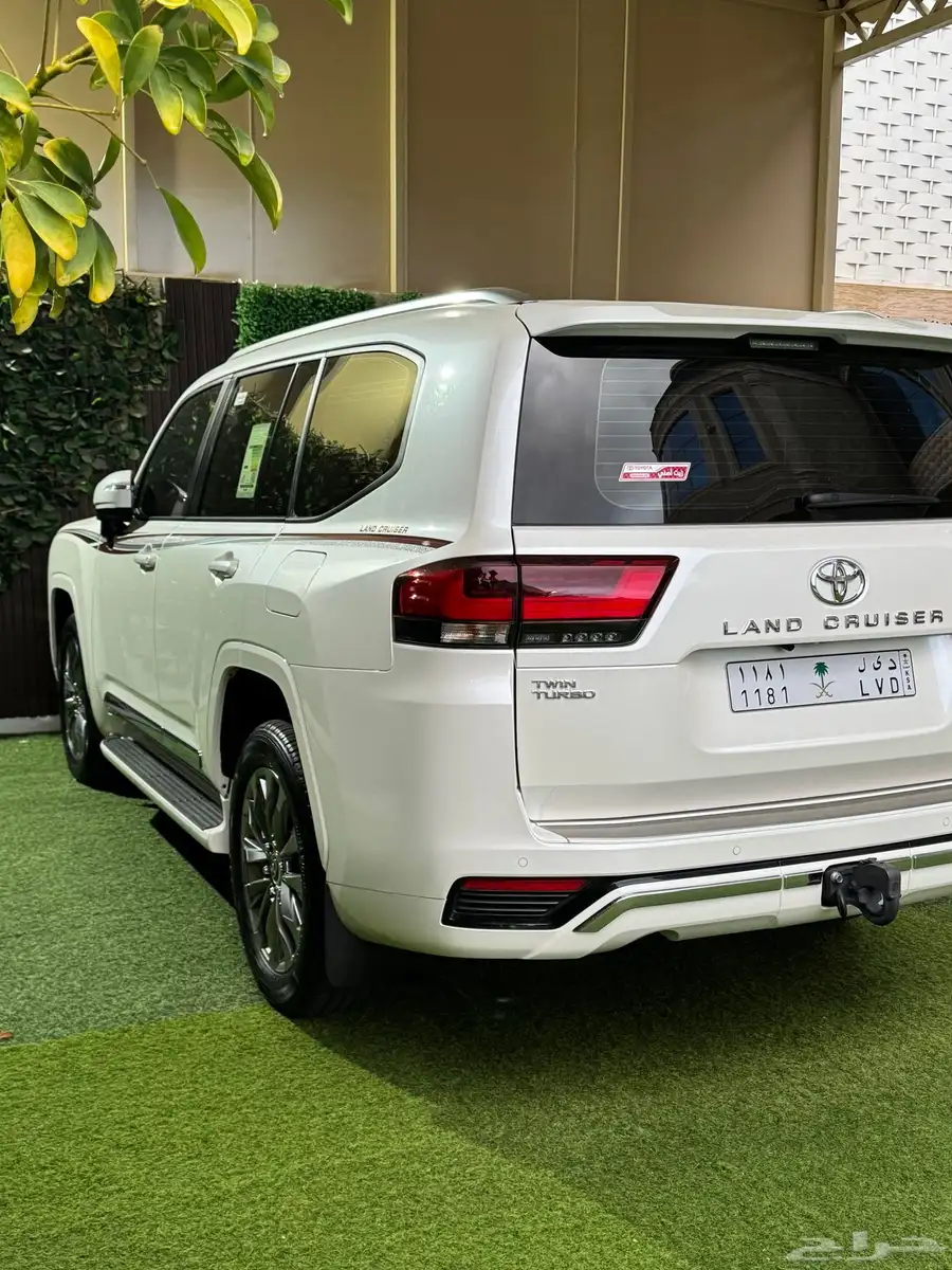 للبيع لاندكروزر GXR 2024 الفئه 4 3