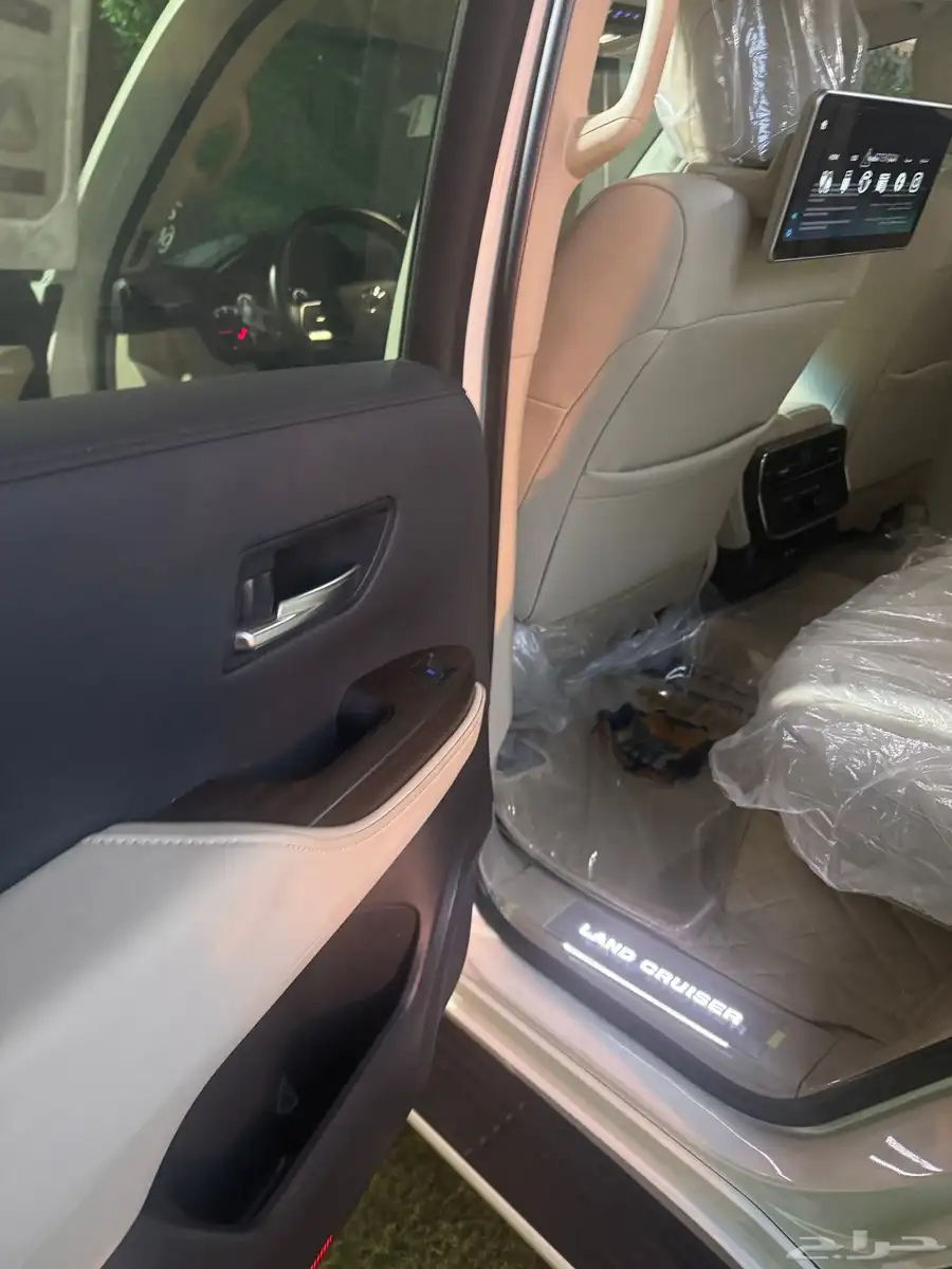 للبيع لاندكروزر GXR 2024 الفئه 4 13
