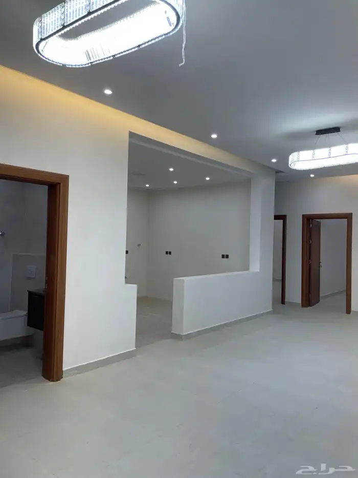 دور تاون هاوس علوي للبيع حي الجنادرية _ المعالي 5