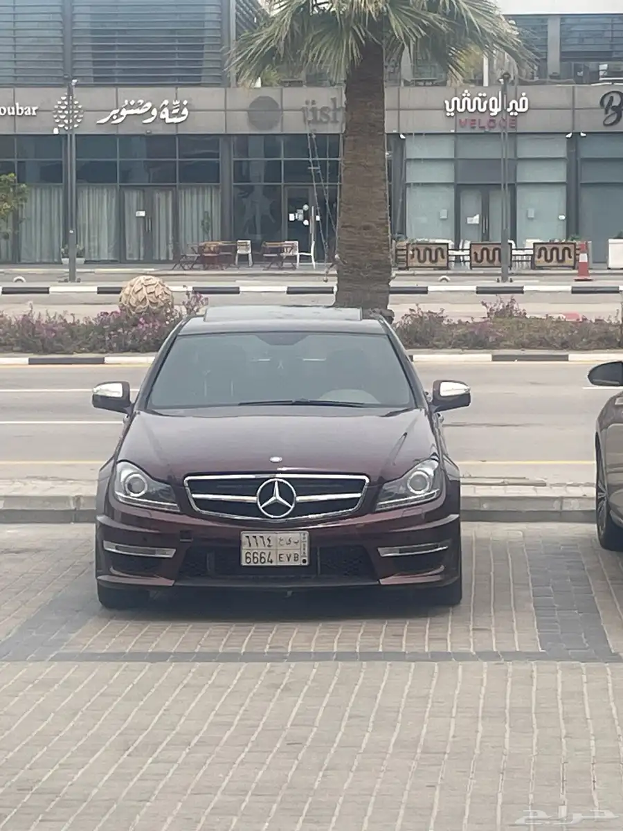 مرسيديس 2009 c 300 1