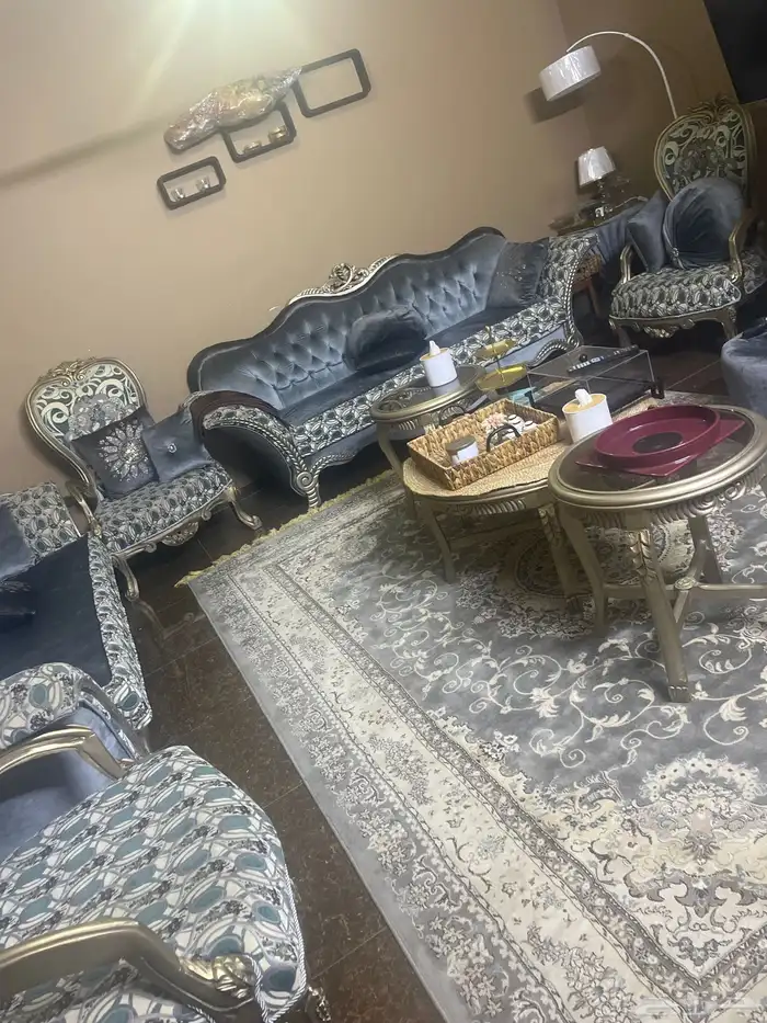 كنب نظيف 3 كبيره و4مفرد 2
