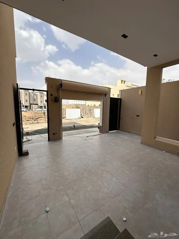 ادوار ارضي مقابل نادي ضمك بين ابها والخميس وقرب مطار ابها 0