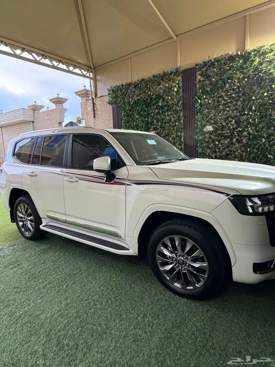 للبيع لاندكروزر GXR 2024 الفئه 4 2