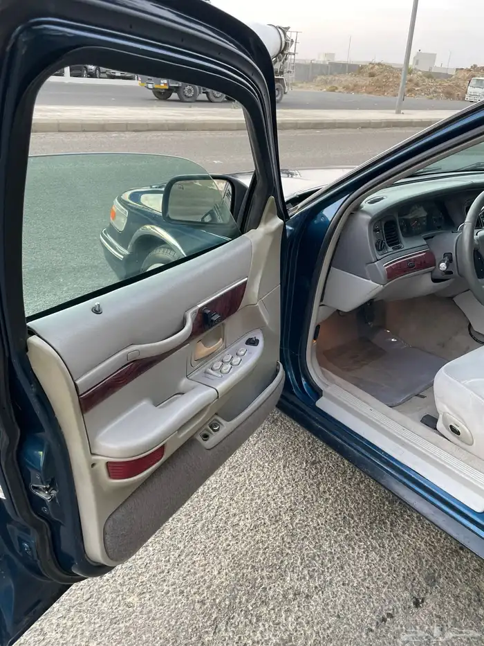 فور ماركيز من النوادر 26