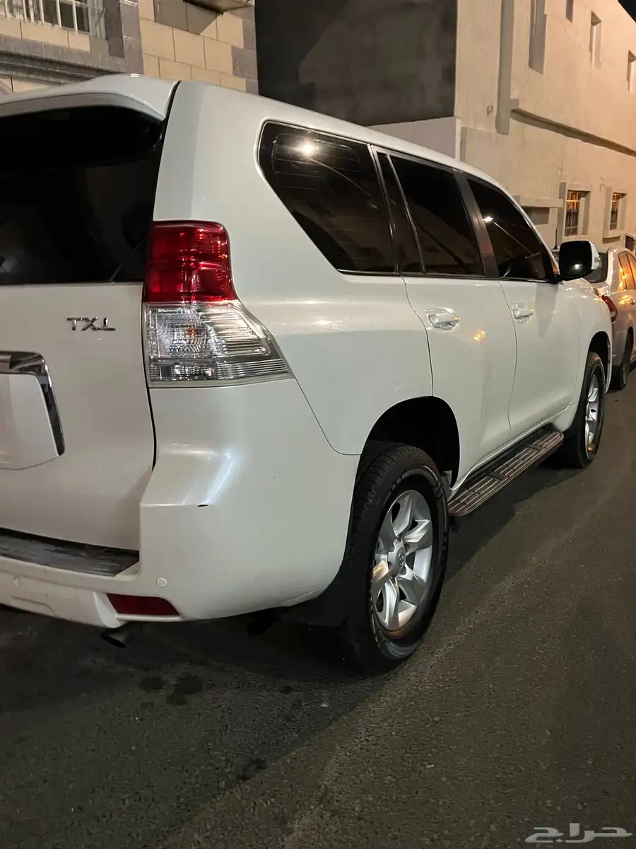 جيب برادو نظيييف جدا قير عايدي بنزين 4سلندر الممشى 216 7