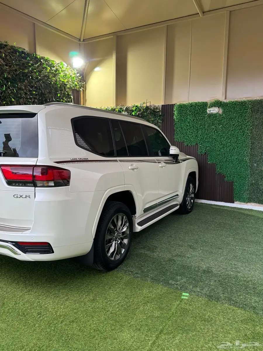 للبيع لاندكروزر GXR 2024 الفئه 4 6