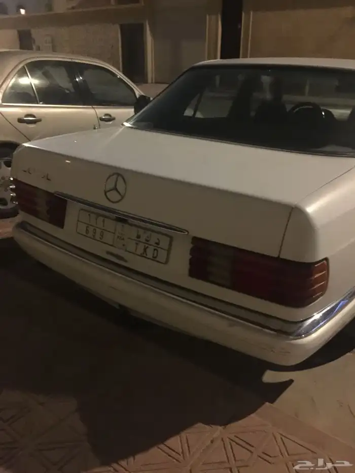 مرسيدس موديل 1988 لون ابيض مقاس 300 4