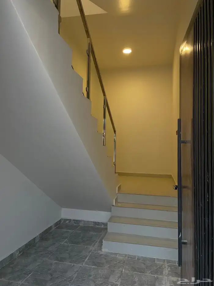 دور تاون هاوس علوي للبيع حي الجنادرية _ المعالي 1