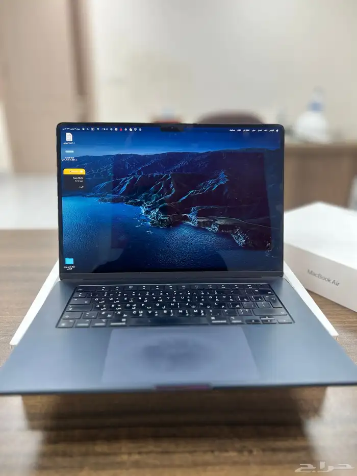 ماك بوك اير 15 انش  M2 سعة 256GB للبيع 1
