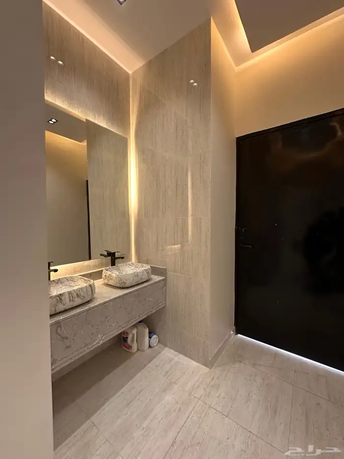 ادوار ارضي مقابل نادي ضمك بين ابها والخميس وقرب مطار ابها 6