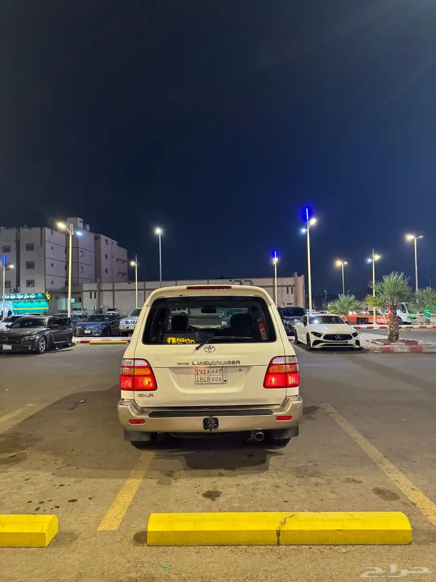 جيب لاندكروزر 2002 ابيض وكالة 1