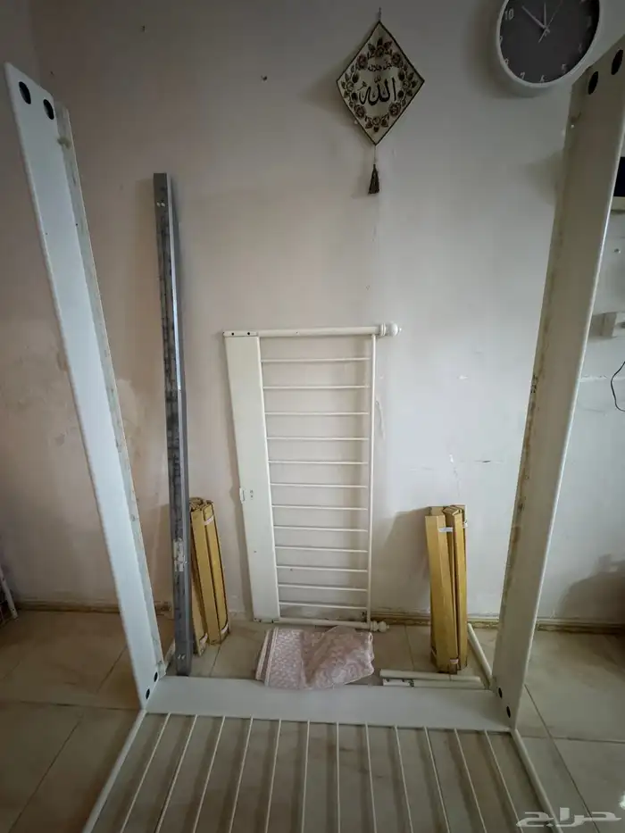 سرير مستخدم من شركة إيكيا قابل للإستخدام 0