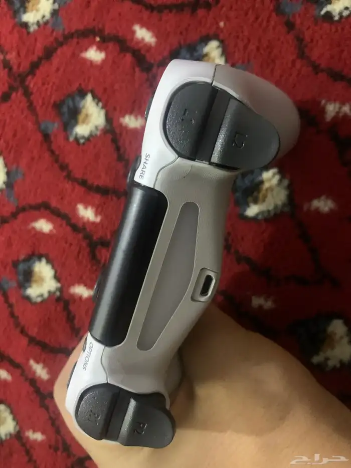 يد سوني فور وقاعده 2