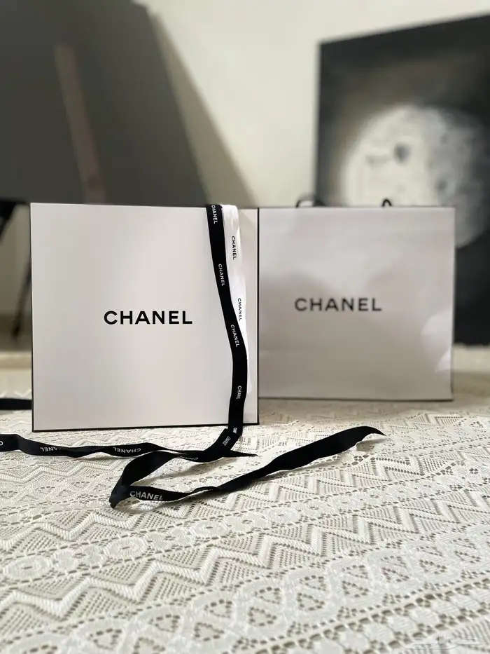 أكياس وبوكسات براندات عالمية ماركات عالمية اصلية 4