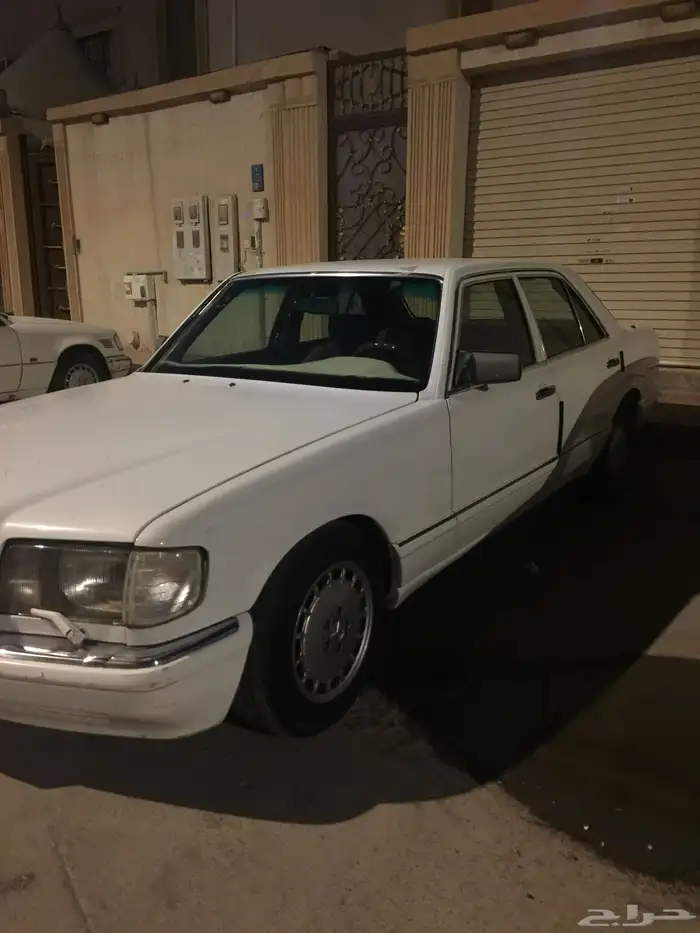 مرسيدس موديل 1988 لون ابيض مقاس 300 1