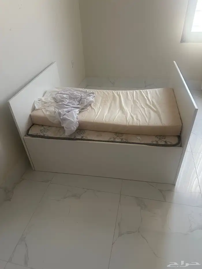 سرير اطفال 1