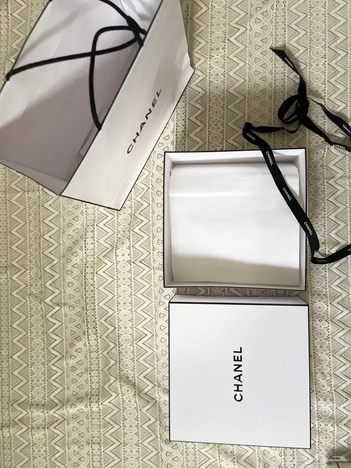 أكياس وبوكسات براندات عالمية ماركات عالمية اصلية 5