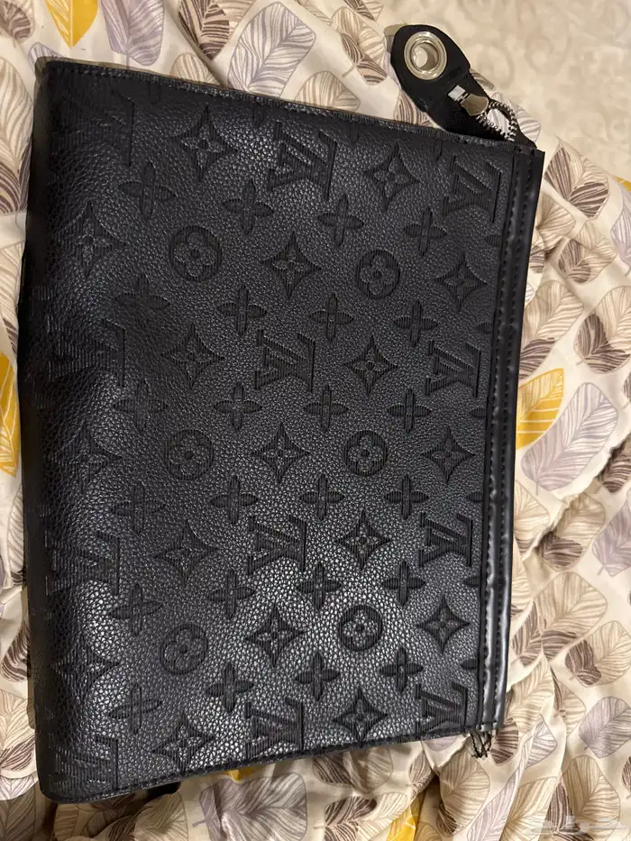 شنطهLV 0