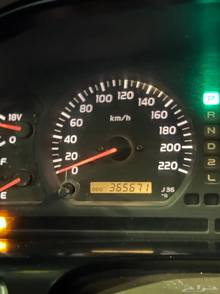 جيب لاندكروزر 2002 ابيض وكالة 14