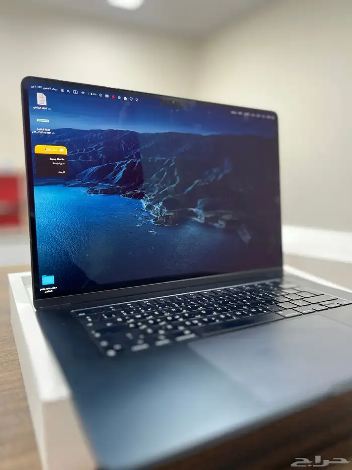 ماك بوك اير 15 انش  M2 سعة 256GB للبيع 2