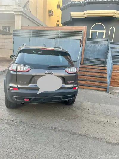 للبيع جيب شروكي تريل هوك 2019 3
