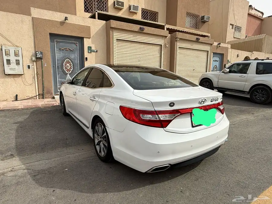 أزيرا 2015 نظيفه من المالك 0
