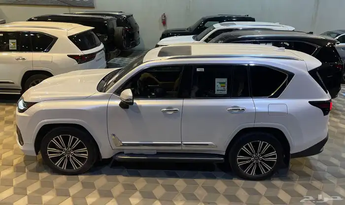 لكزس بي بي LX600 1