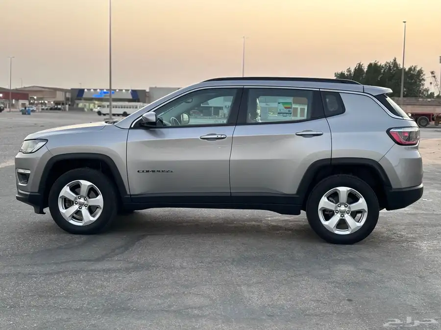 جيب jeep كومباس 2020 عداد 10 الف 3