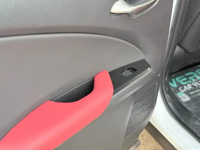 لكزس UX200 Fsport موديل 2021 39