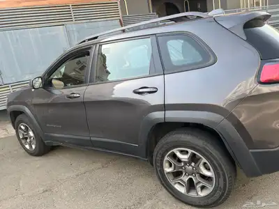 للبيع جيب شروكي تريل هوك 2019 1