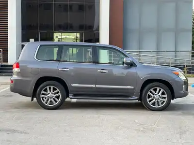 لكزس LX570 (2012) 1