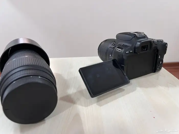 للبيع كاميرا كانون EOS 200D 1