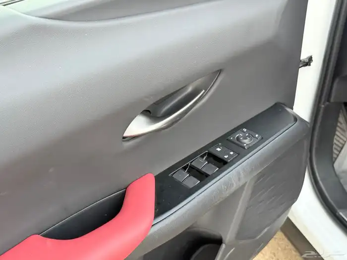 لكزس UX200 Fsport موديل 2021 14