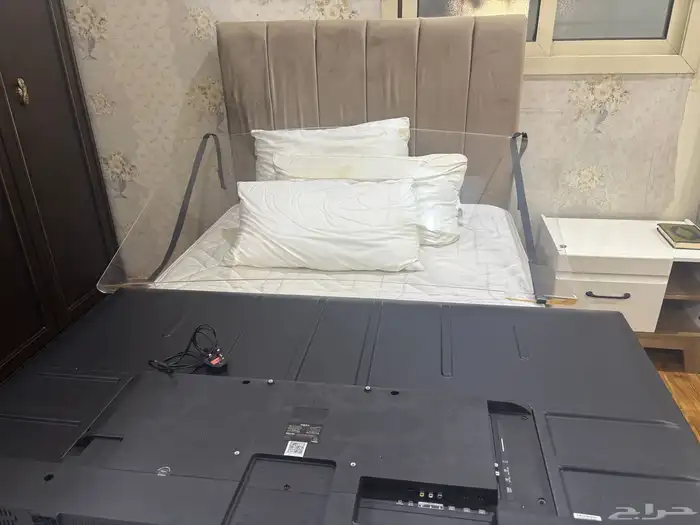 التلفزيون فول كامل مع شاشه حمايه 0