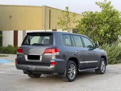 لكزس LX570 (2012) 4