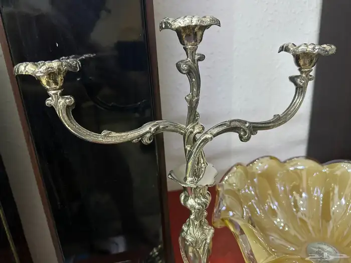 شمعدان ايطالي فخم نحاس مطلي فضه عدد 2 ومزهريه 12