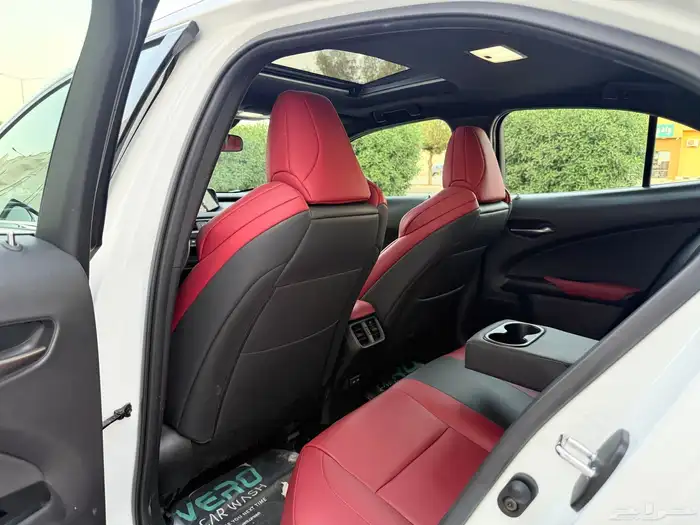 لكزس UX200 Fsport موديل 2021 38