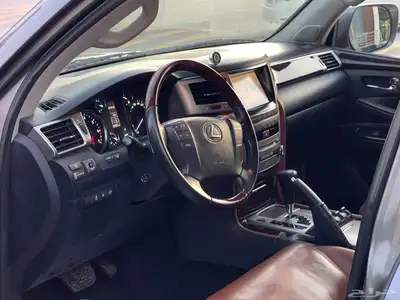 لكزس LX570 (2012) 8