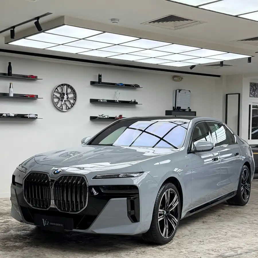 2025 NEW BMW 735i 0
