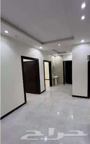 فيلا للبيع حي العزيزية الرياض عليها كود 30