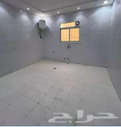 فيلا للبيع حي العزيزية الرياض عليها كود 33