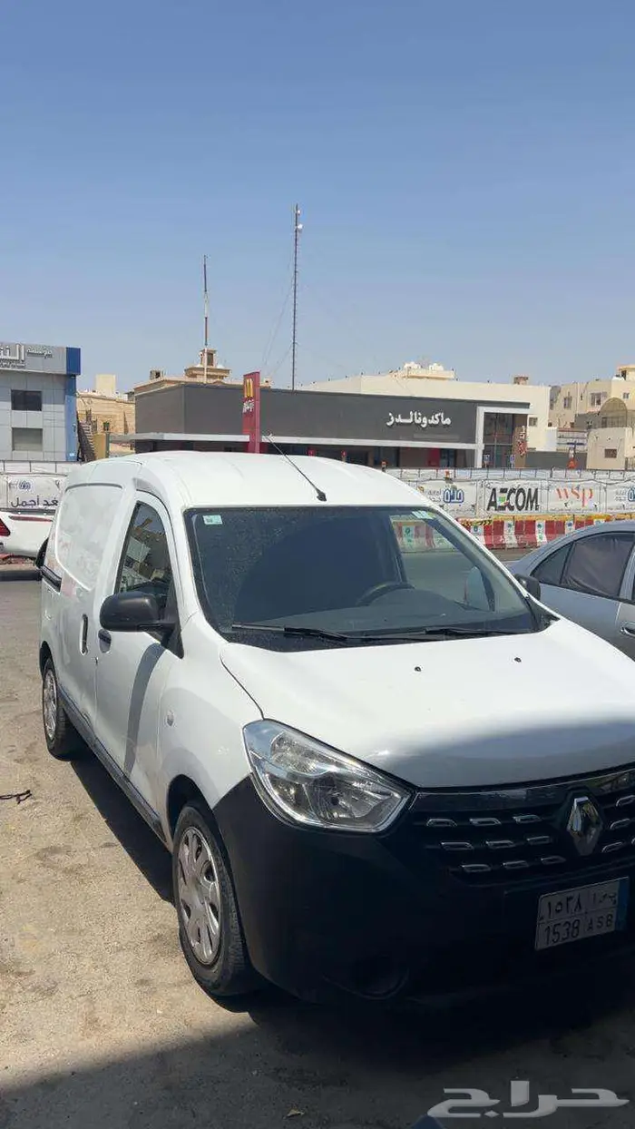 سيارة رينو فان 2020 نظيفة 4