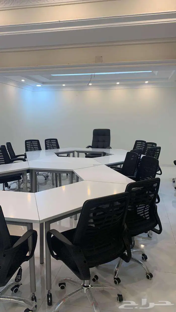 طاولة تدريب جديدة   مشطوفة وسداسية بتصميم متين وجودة 1