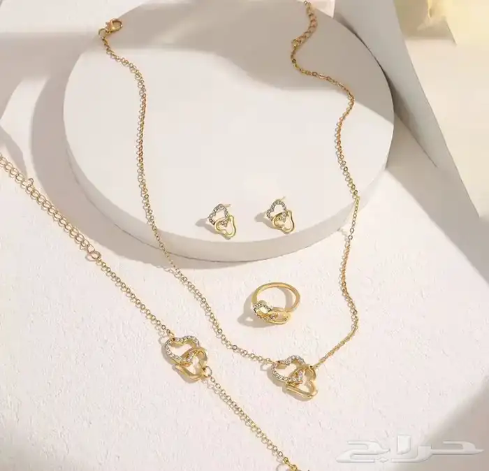 مجموعه مكونه خمسه قطع عصريه وانيقه 1