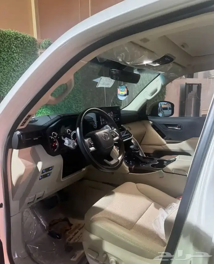 سيارة لاندكروزر 16