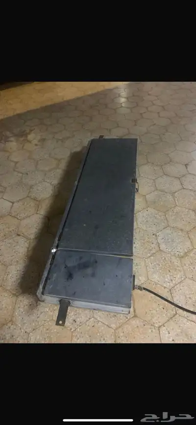 للبيع صندوق عزبه مع خزان ماء 1