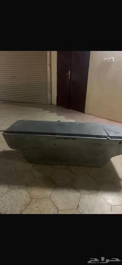 للبيع صندوق عزبه مع خزان ماء 0